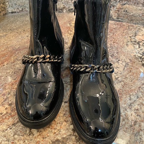 Ladies Bugatti ankle boots - Picture 2 of 8